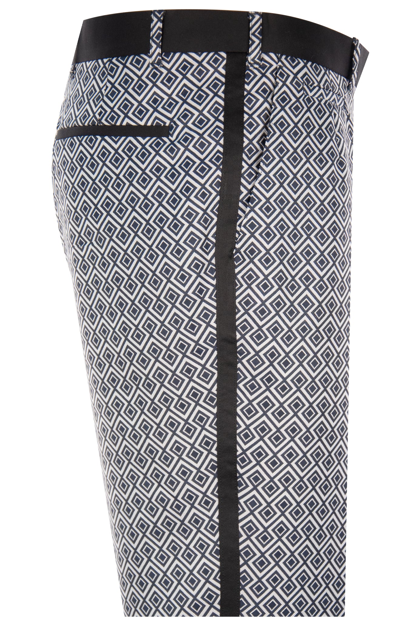 The Peregrine White And Navy Pattern Shawl Dinner Suit