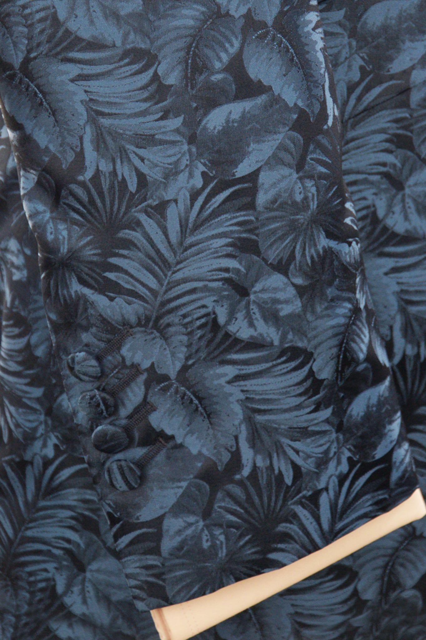 The Windsor Navy with Light Blue Shadowed Weave Suit