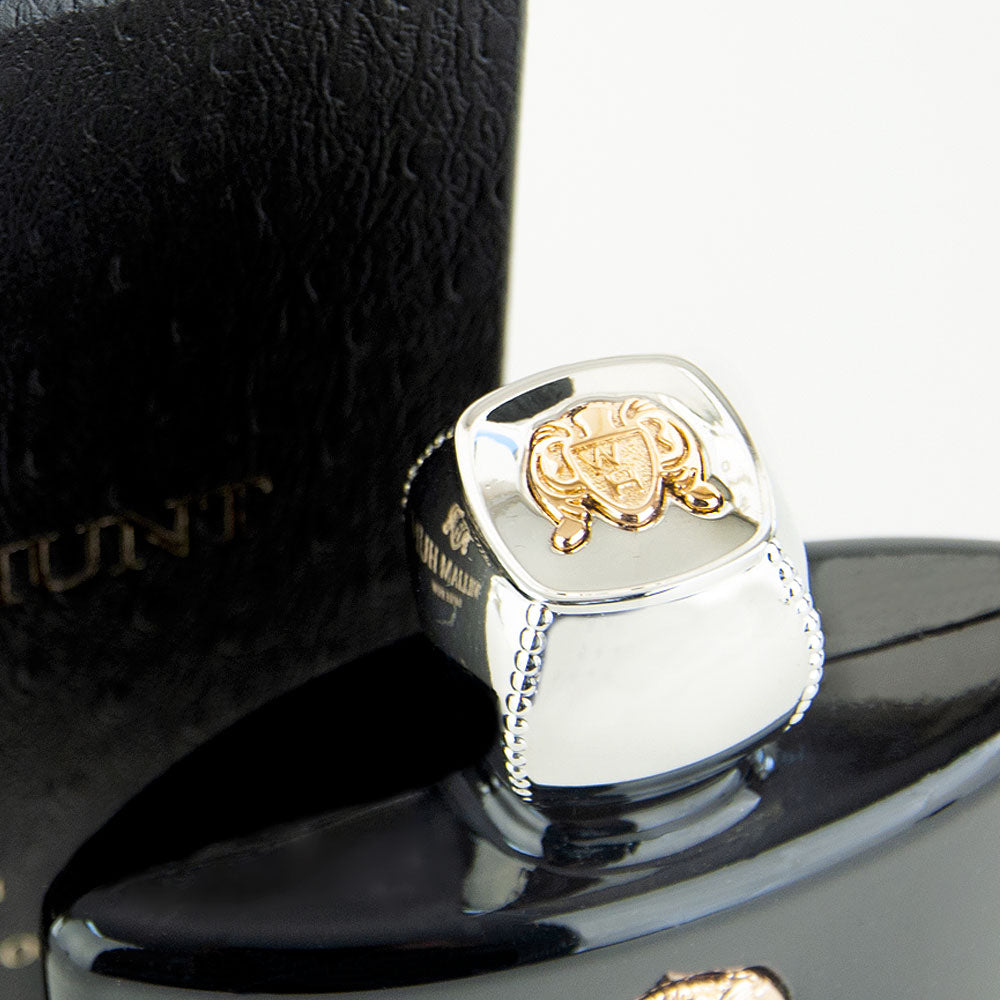 Serious Oud De Parfum lid